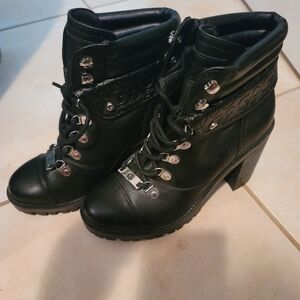 NWT Guess WMNS Boots